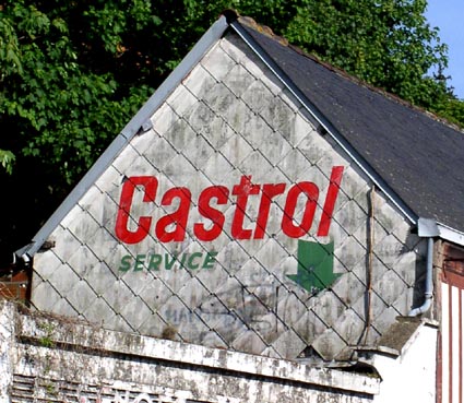 VIEILLE PUBLICITE MURALE CASTROL